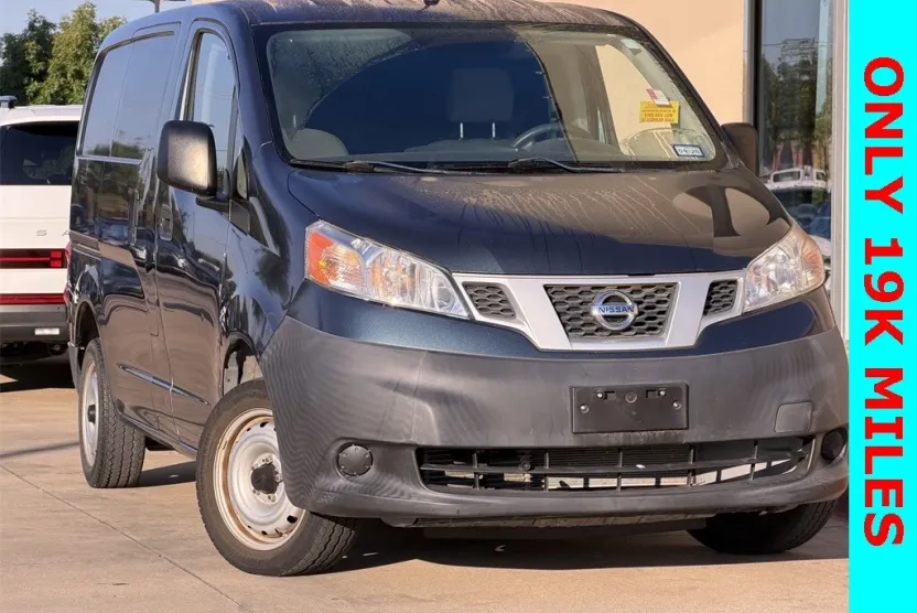 2016 Nissan NV200 S photo 1
