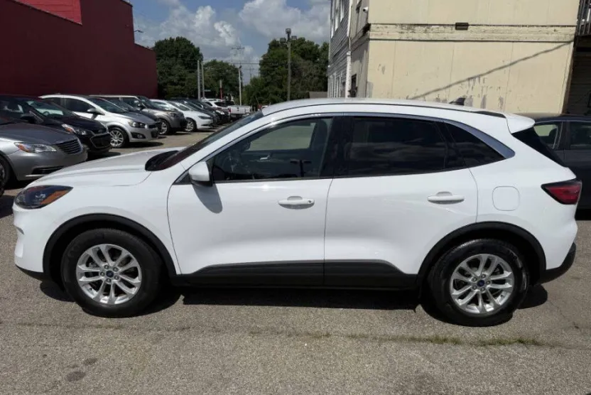 2020 Ford Escape SE photo 1
