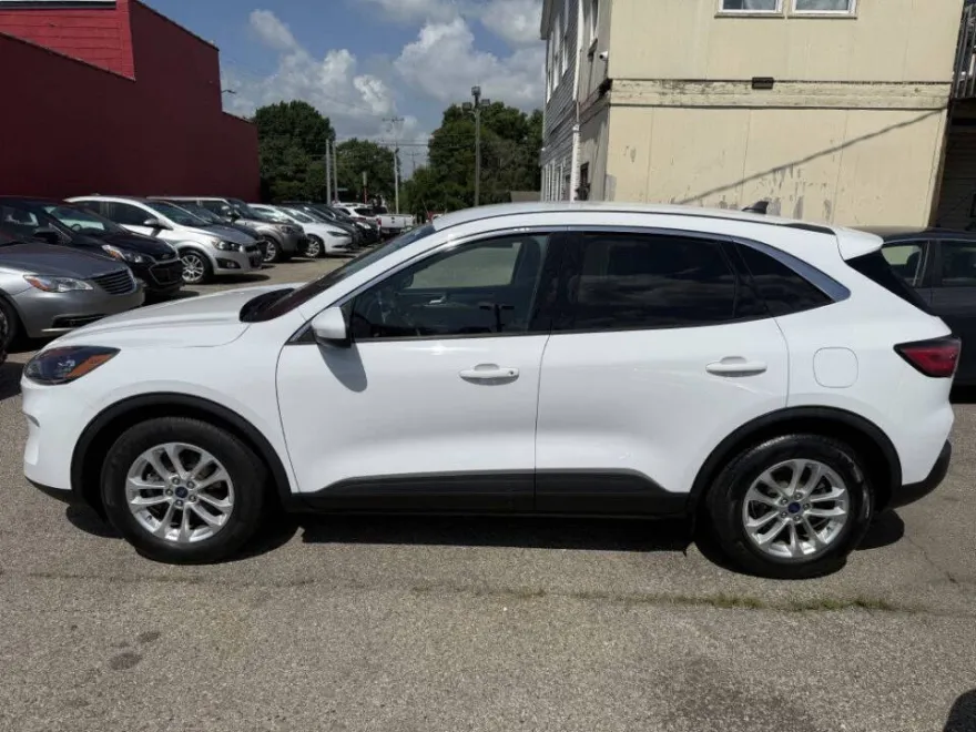 2020 Ford Escape SE photo 1