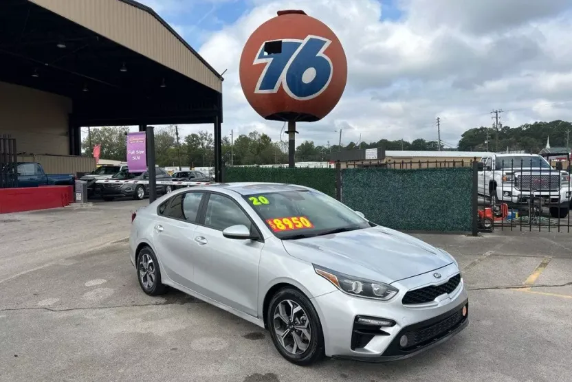 2020 Kia Forte FE photo 1