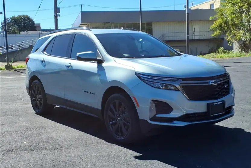 2022 Chevrolet Equinox RS photo 1