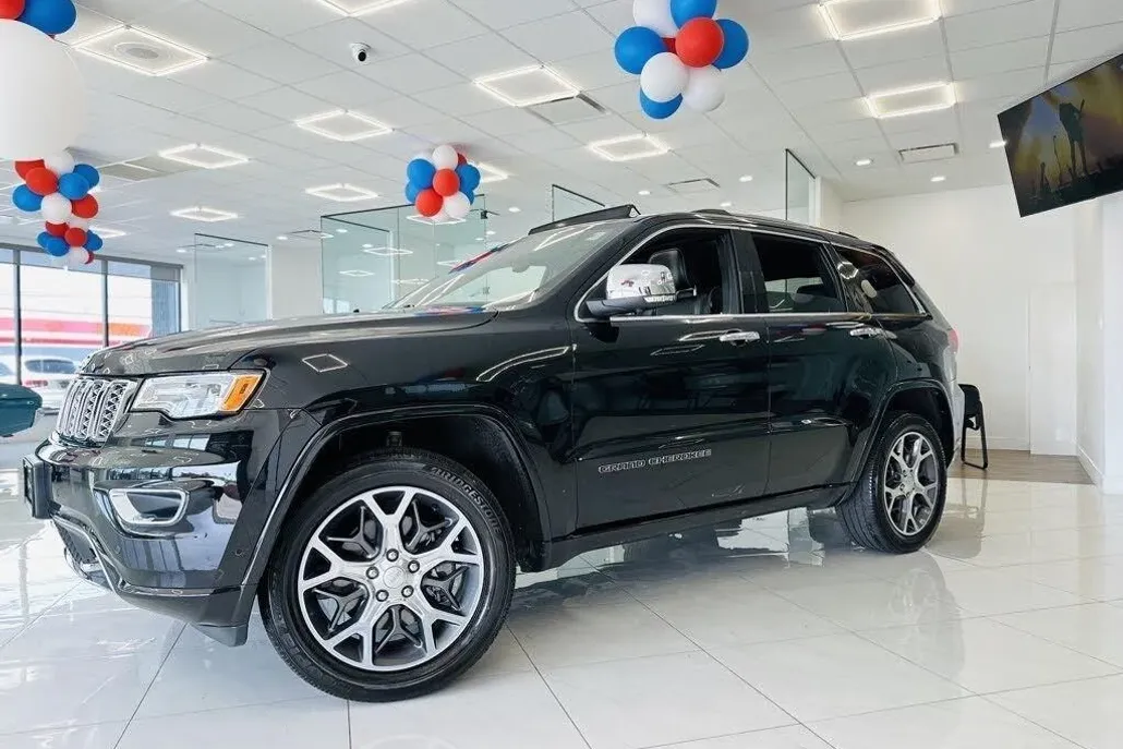 2019 Jeep Grand Cherokee Overland photo 1