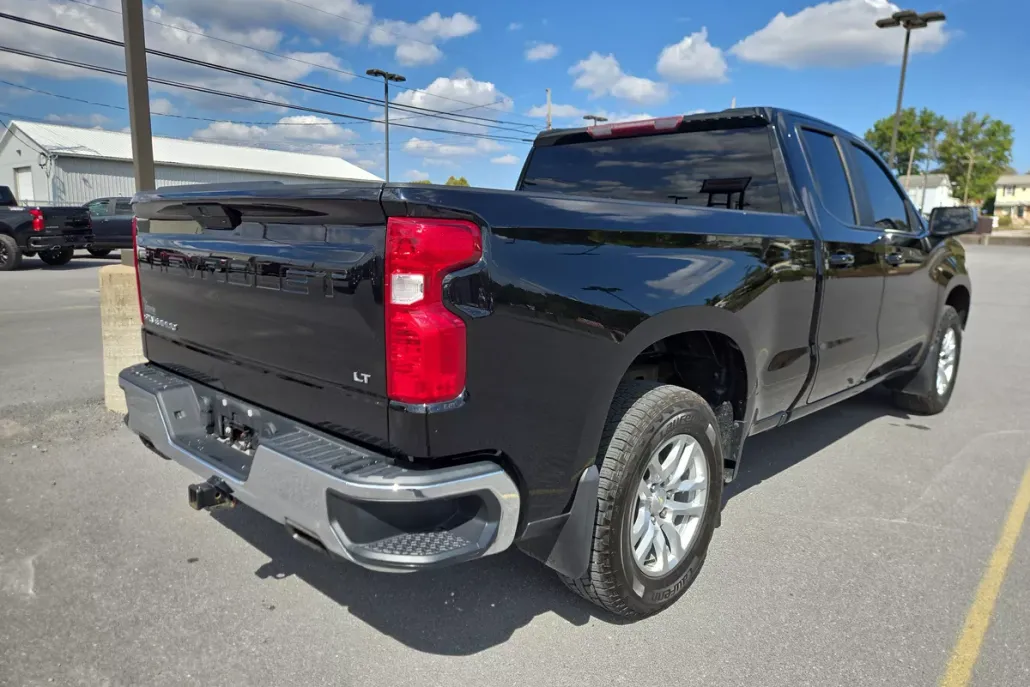 2019 Chevrolet Silverado 1500 LT photo 1