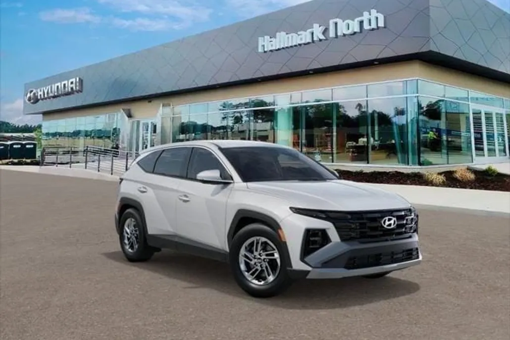 2025 Hyundai Tucson SE photo 1