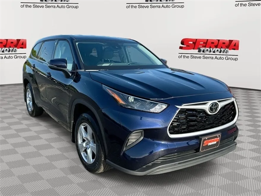 2022 Toyota Highlander L photo 1