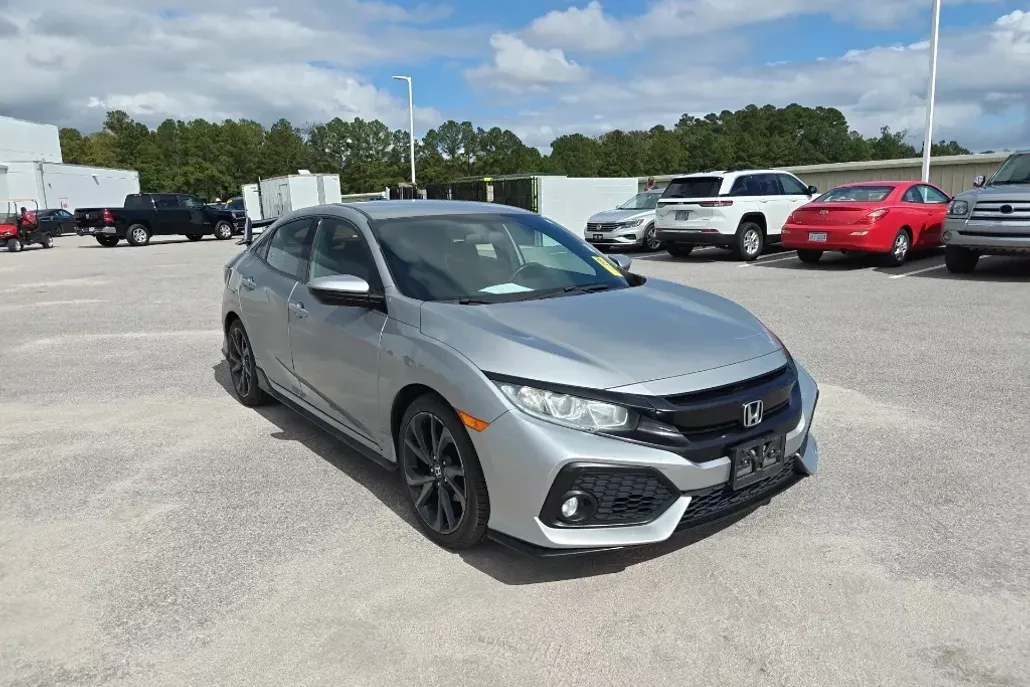 2018 Honda Civic Sport photo 1