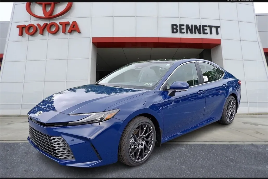 2025 Toyota Camry XLE photo 1
