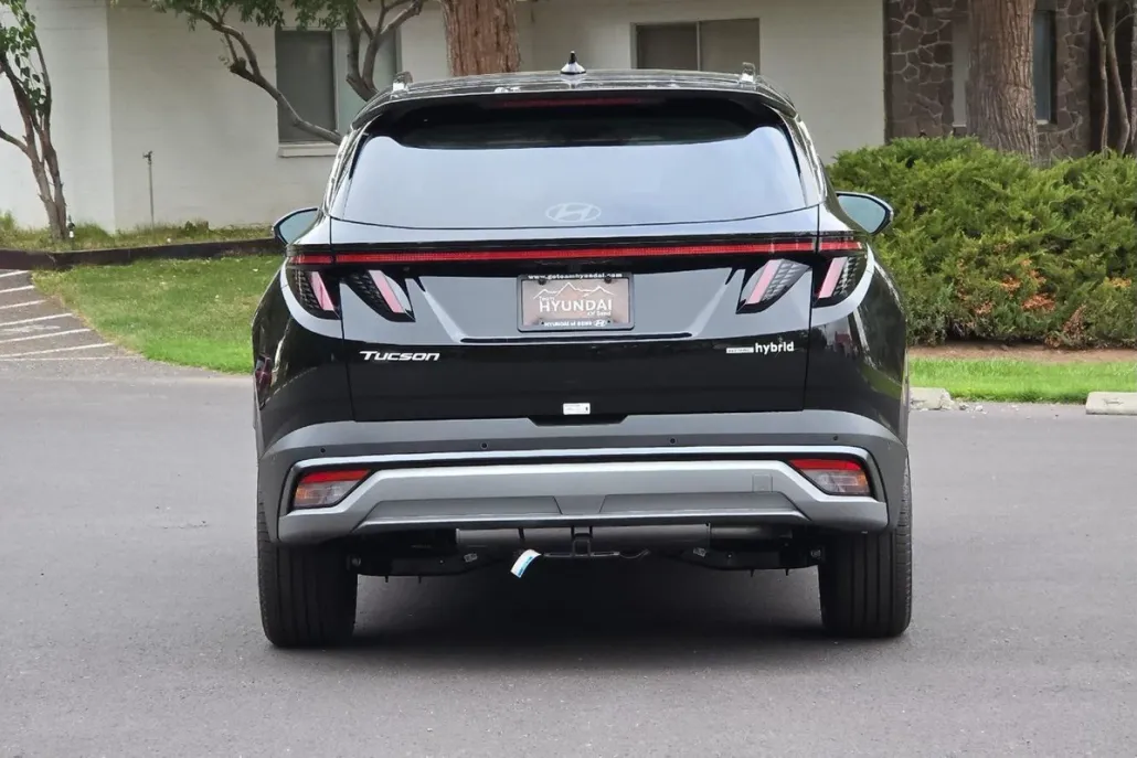 2025 Hyundai Tucson Hybrid Limited photo 1
