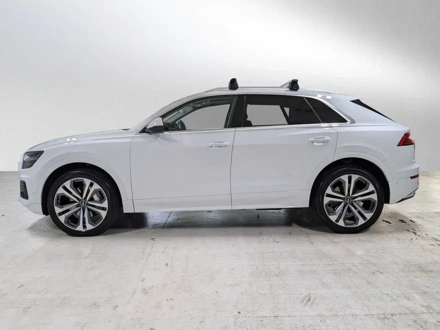 2022 Audi Q8 Prestige photo 1