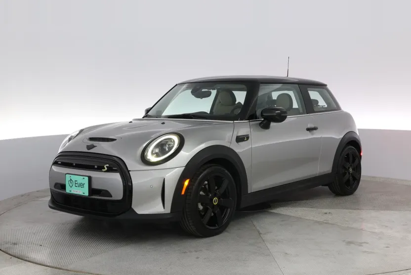 2024 Mini Cooper SE Iconic photo 1