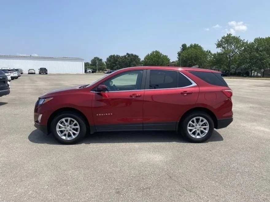 2021 Chevrolet Equinox LT photo 1