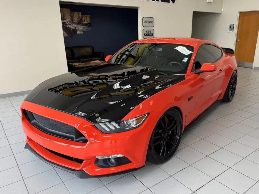 2016 Ford Mustang GT photo 1