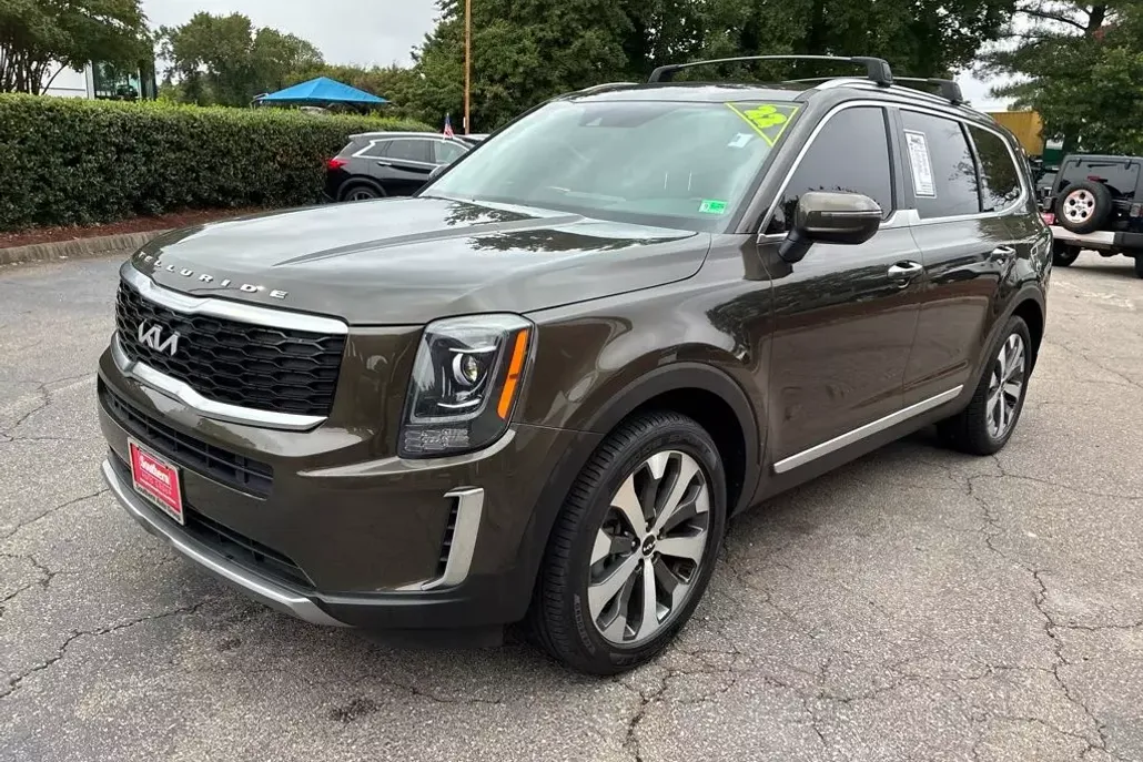 2022 Kia Telluride S photo 1