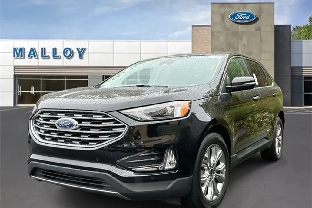 2024 Ford Edge Titanium photo 1
