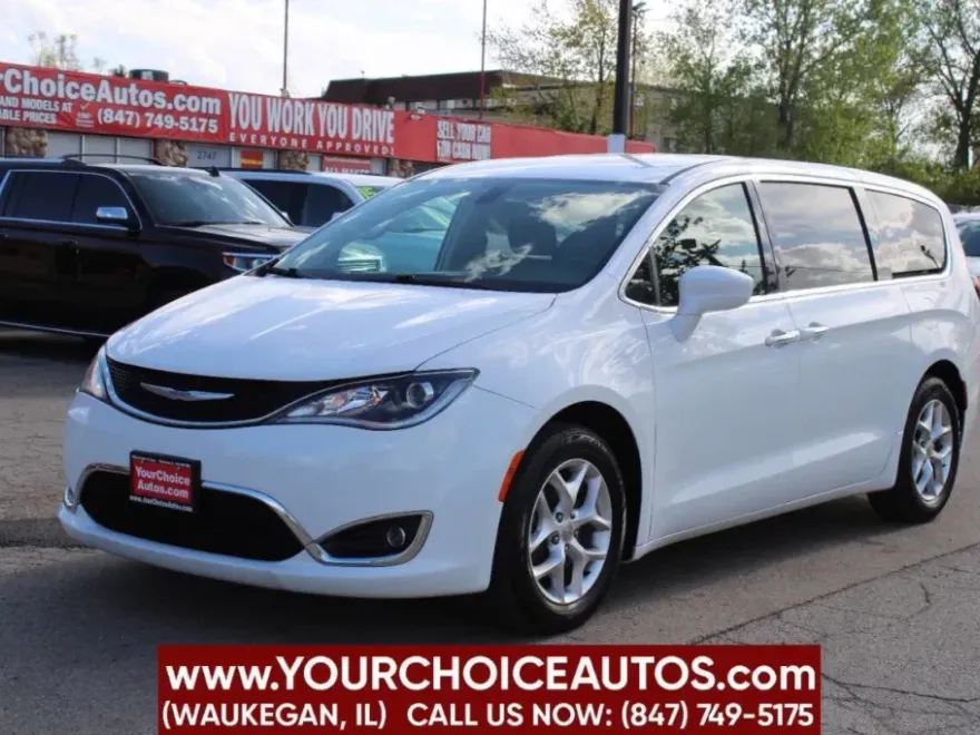 2018 Chrysler Pacifica Touring Plus photo 1