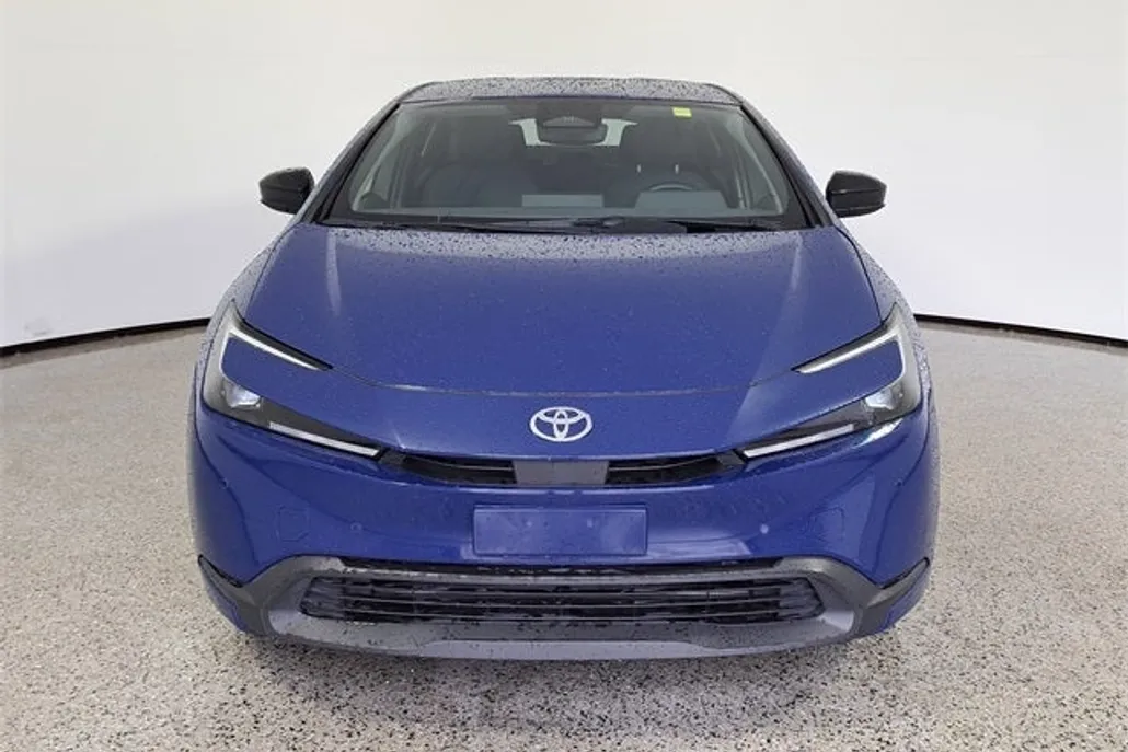 2023 Toyota Prius LE photo 1