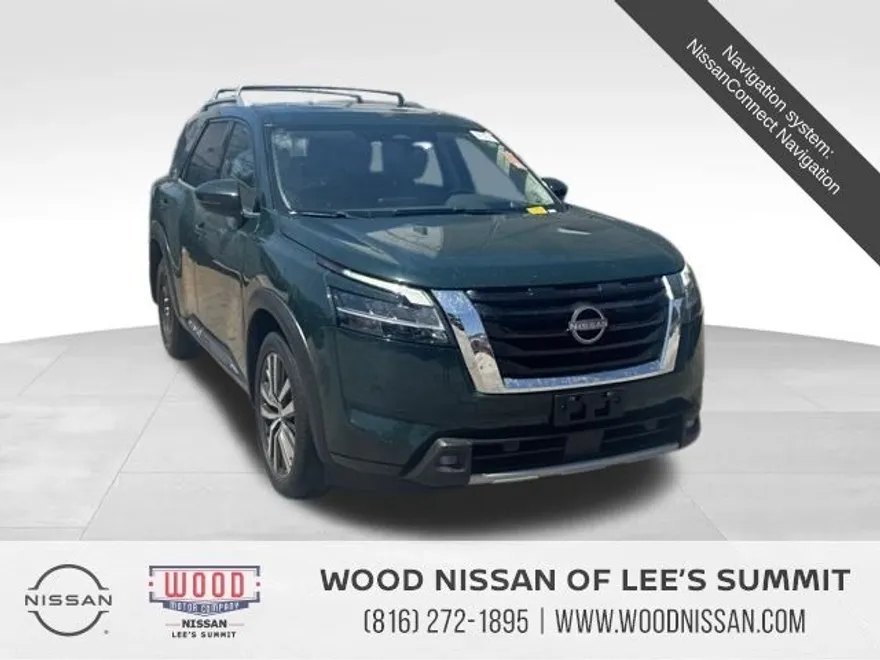 2022 Nissan Pathfinder Platinum photo 1