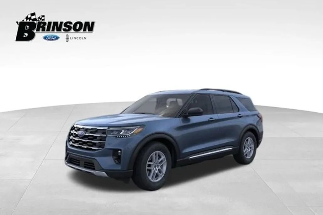 2025 Ford Explorer photo 1