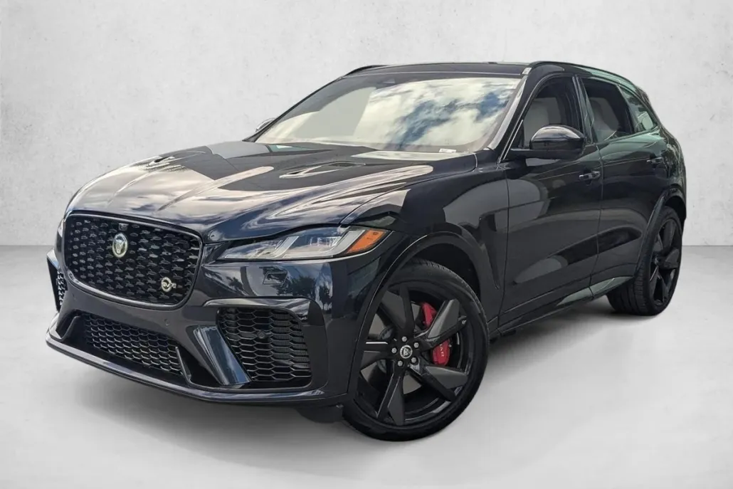 2025 Jaguar F-PACE SVR photo 1