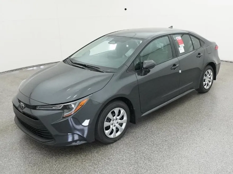 2026 Toyota Corolla LE photo 1