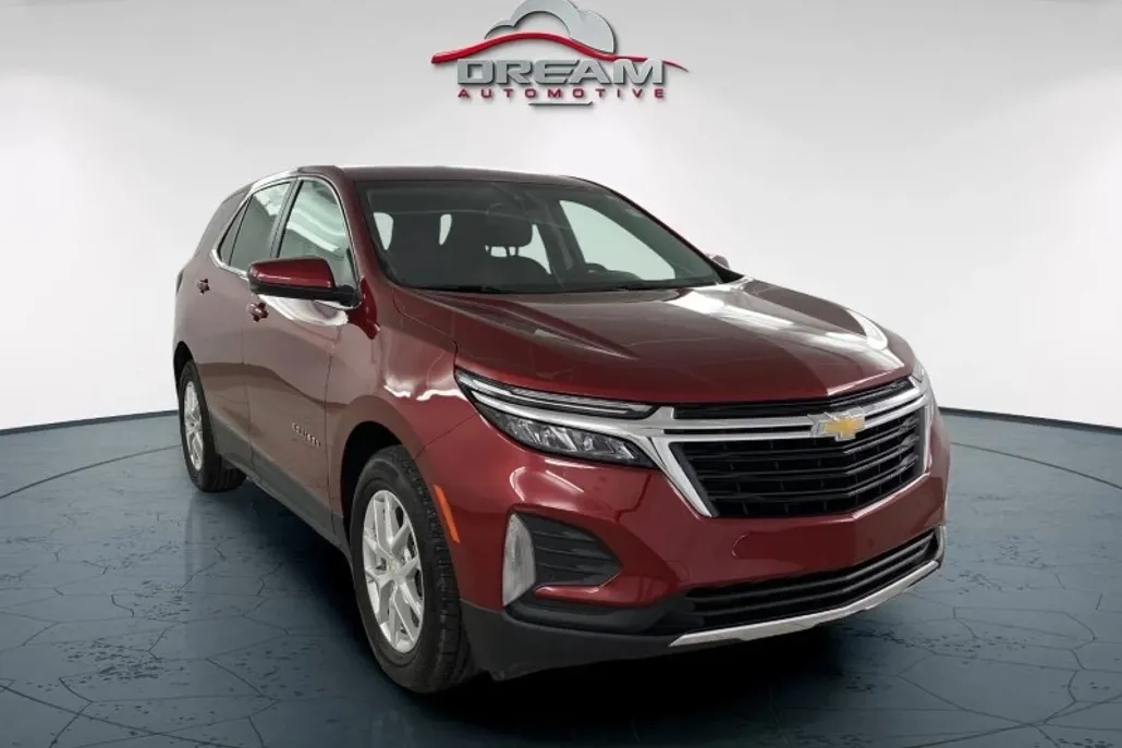 2022 Chevrolet Equinox LT photo 1