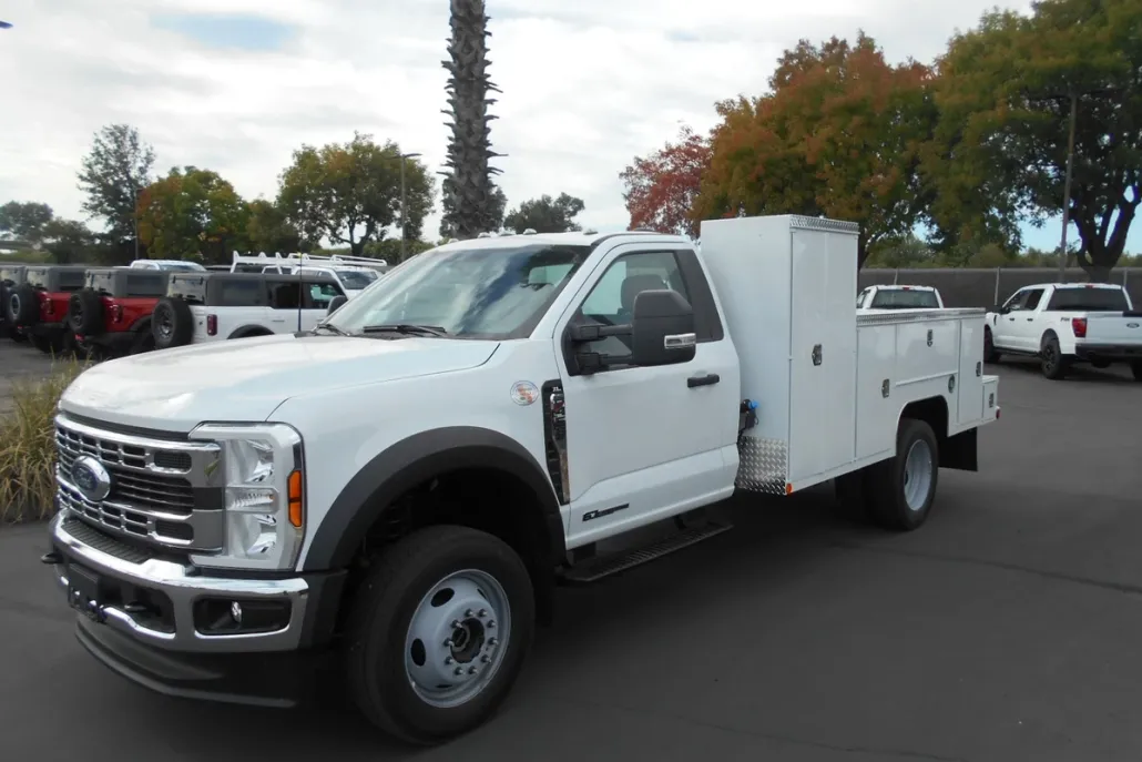 2024 Ford F-450 photo 1