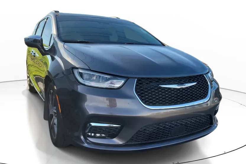 2022 Chrysler Pacifica Limited photo 1