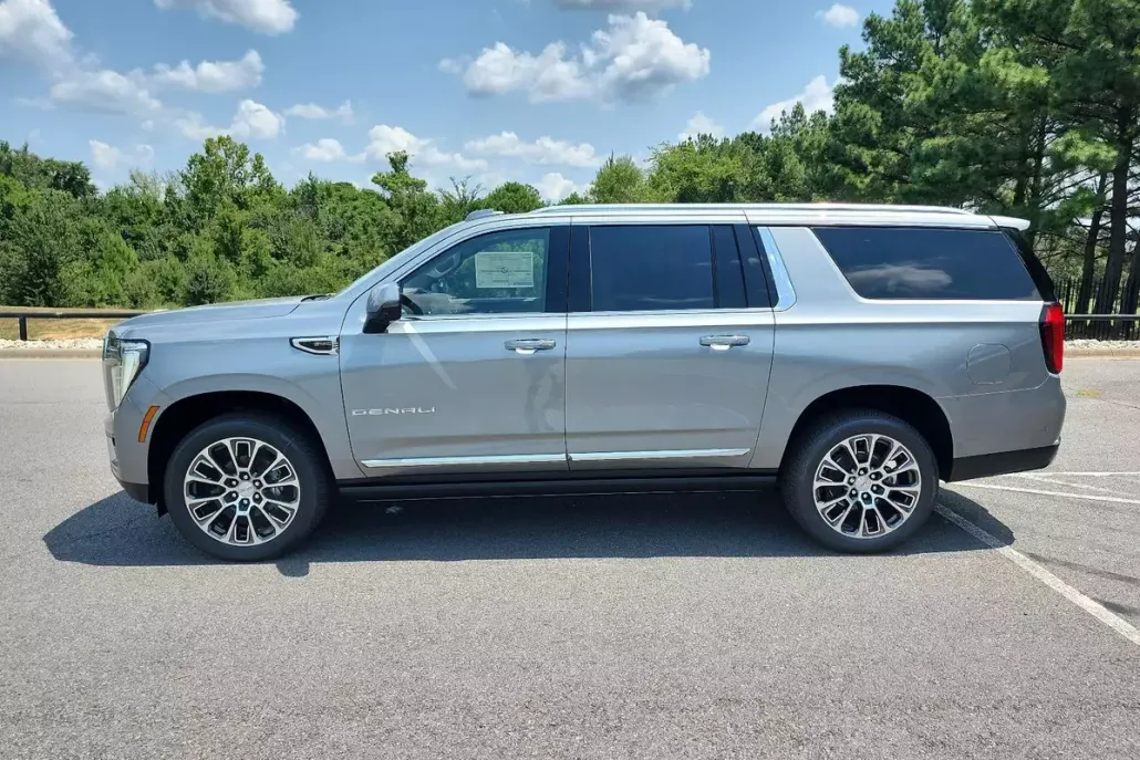 2025 Gmc Yukon XL Denali photo 1