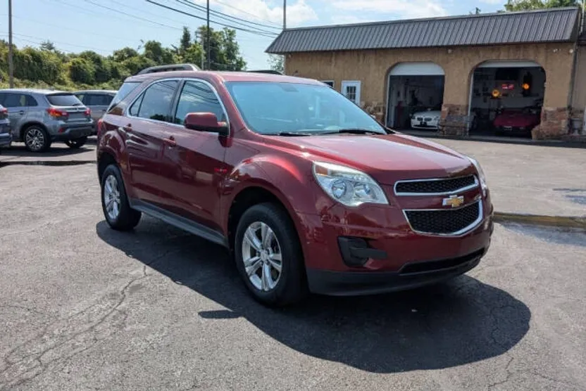 2011 Chevrolet Equinox LT photo 1