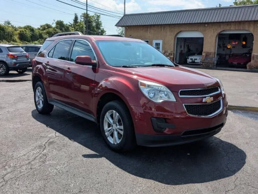2011 Chevrolet Equinox LT photo 1