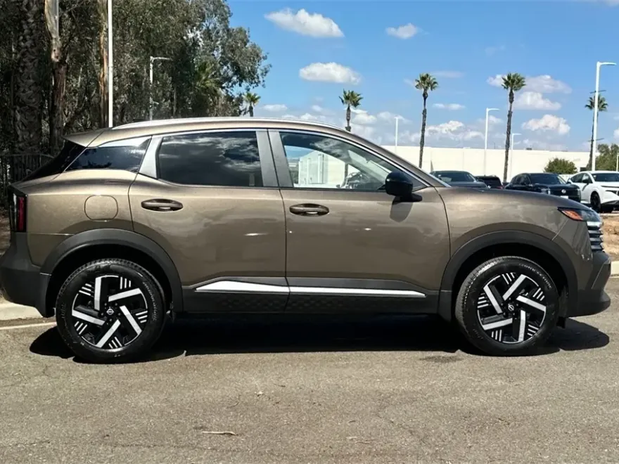2026 Nissan Kicks SV photo 1