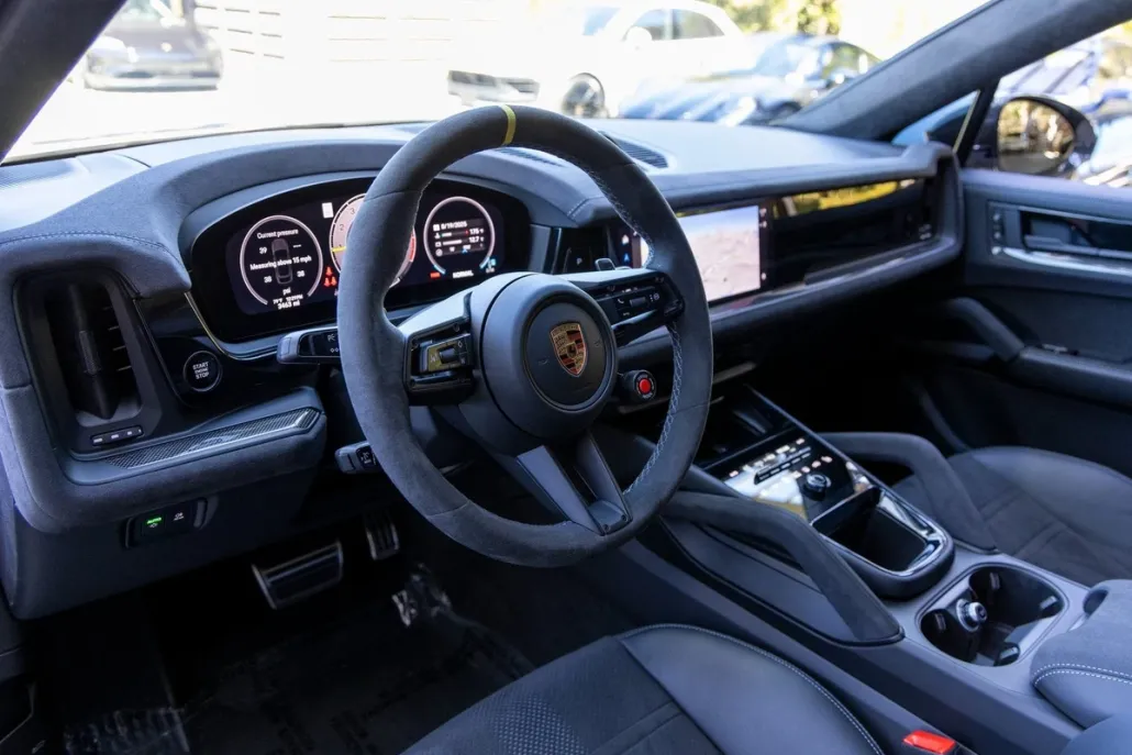 2024 Porsche Cayenne Turbo GT photo 1