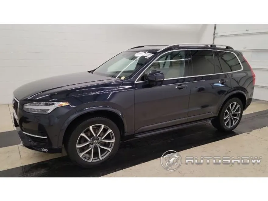 2017 Volvo XC90 T6 AWD Momentum photo 1