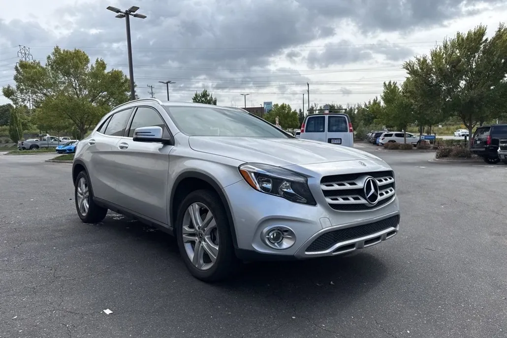 2019 Mercedes Benz GLA 250 photo 1