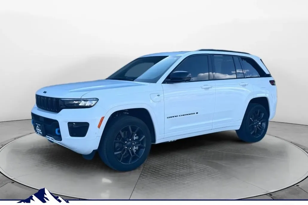 2025 Jeep Cherokee 80th Anniversary Edition photo 1