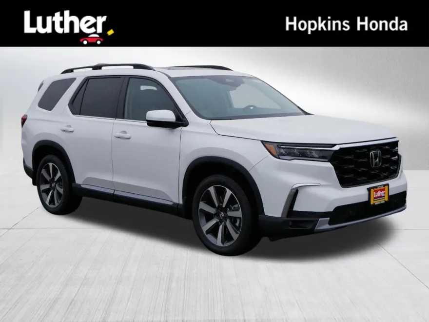 2025 Honda Pilot Touring photo 1