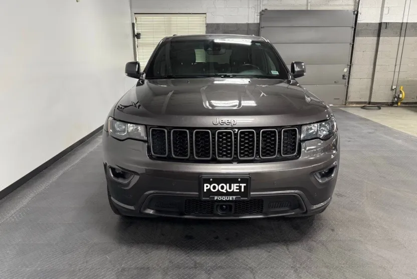 2021 Jeep Grand Cherokee Anniversary Edition photo 1
