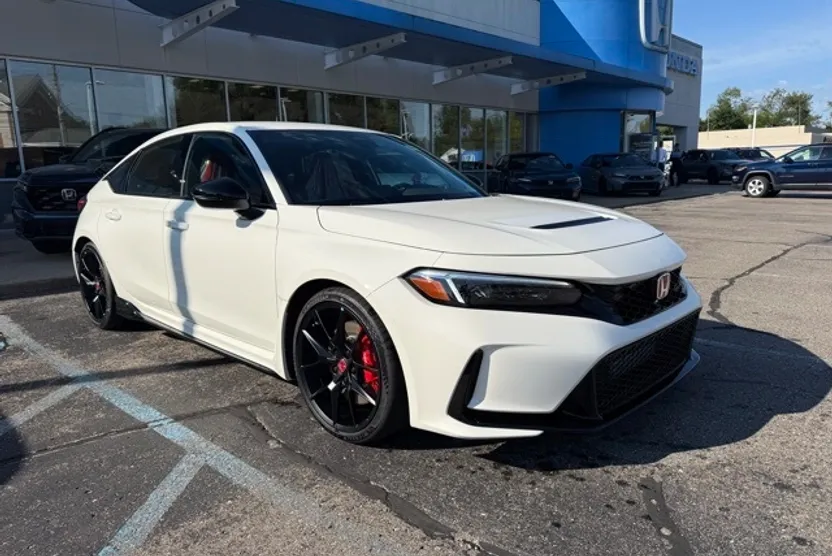 2025 Honda Civic Type R photo 1