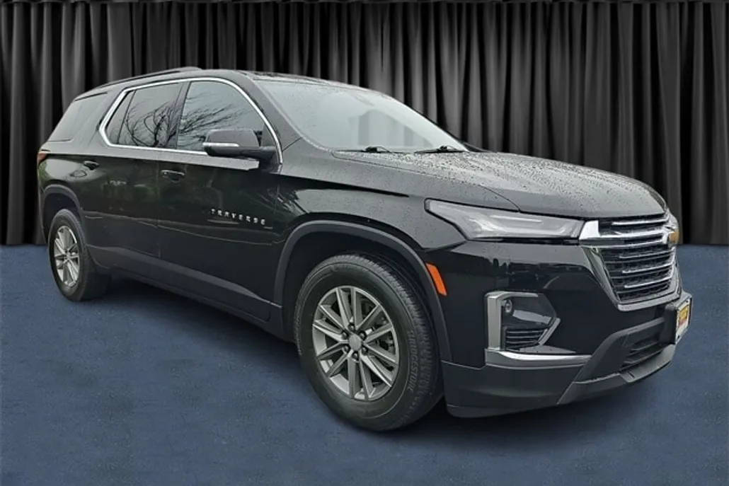 2023 Chevrolet Traverse 1LT photo 1