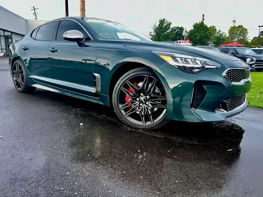 2022 Kia Stinger GT1 photo 1