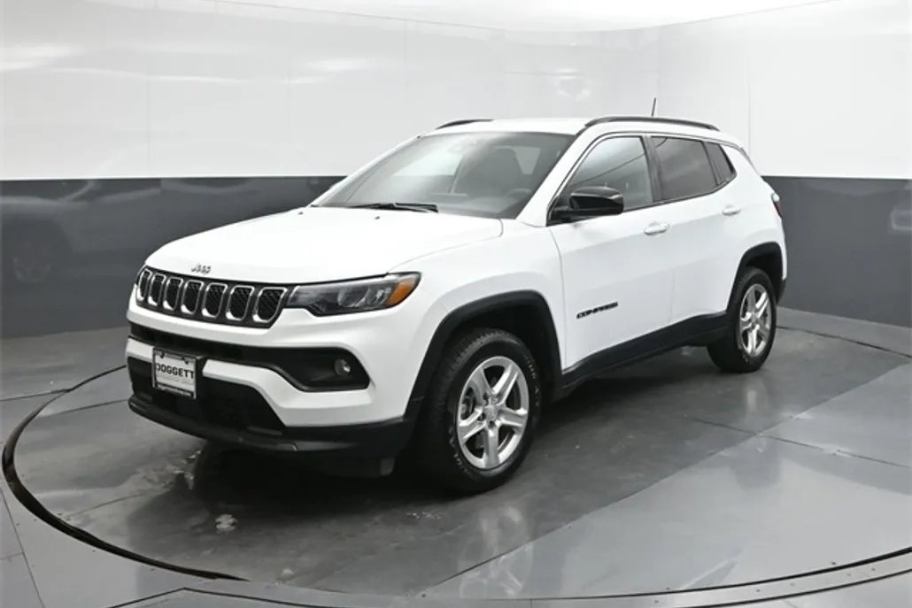2024 Jeep Compass Latitude photo 1