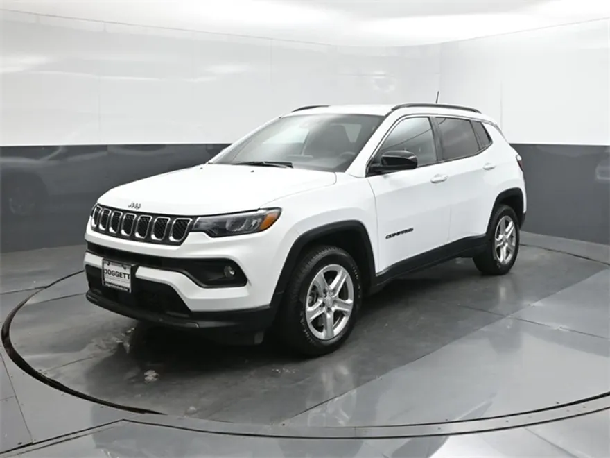 2024 Jeep Compass Latitude photo 1