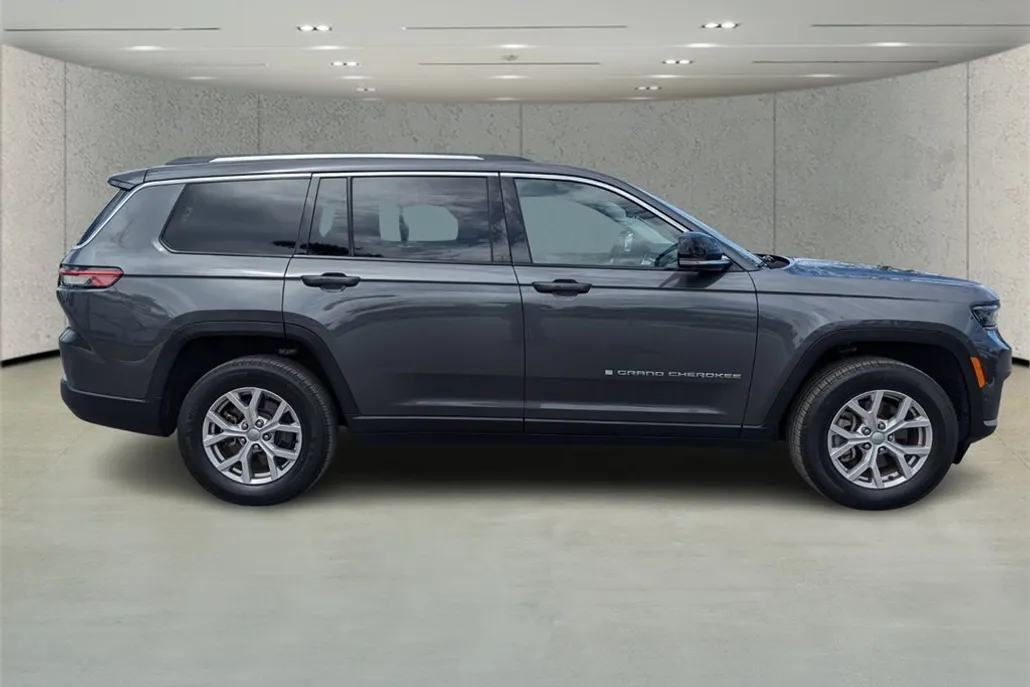 2022 Jeep Grand Cherokee Limited photo 1