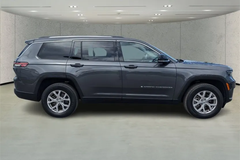 2022 Jeep Grand Cherokee Limited photo 1