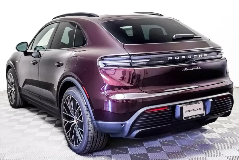 2025 Porsche Macan Electric photo 1