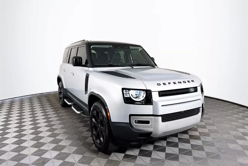 2023 Land Rover Defender 110 S photo 1