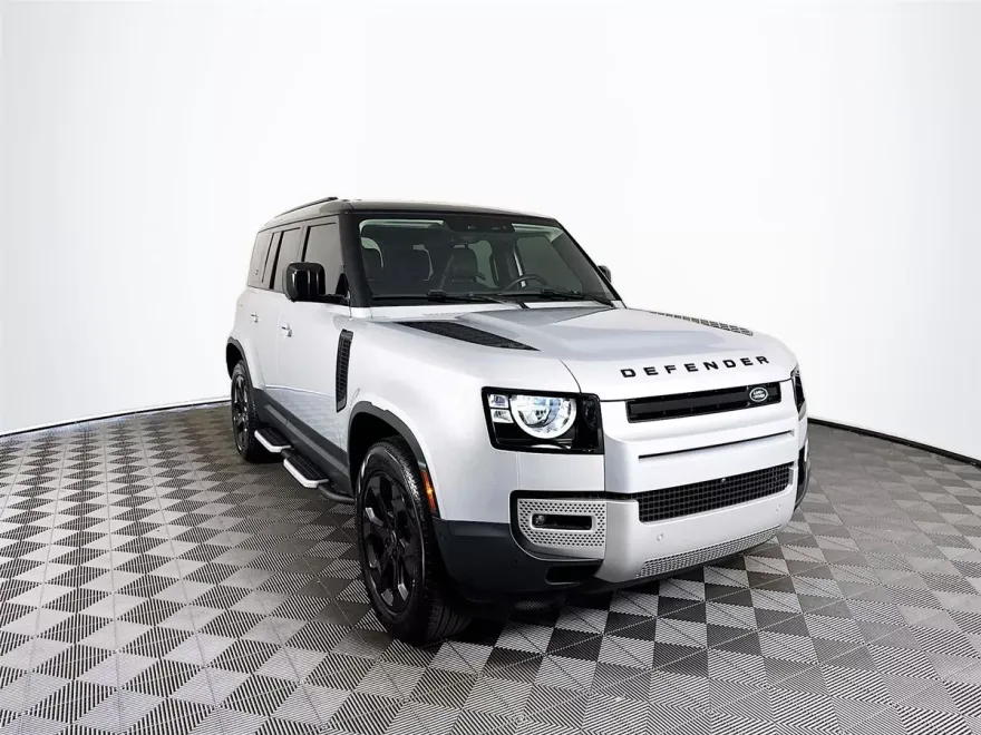 2023 Land Rover Defender 110 S photo 1