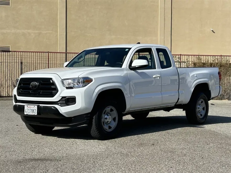 2018 Toyota Tacoma SR photo 1