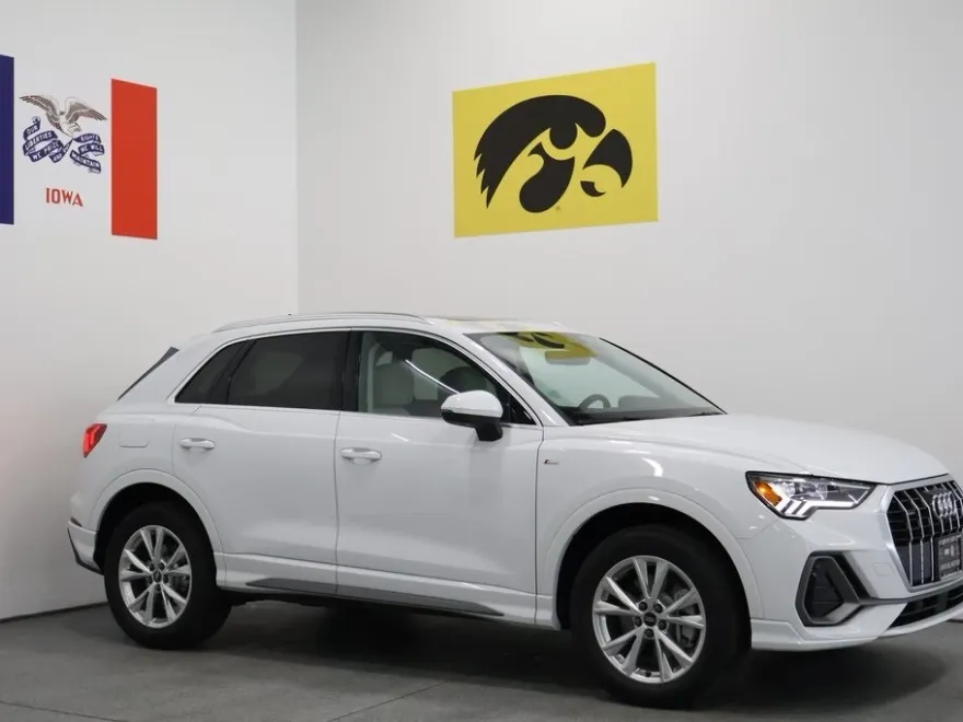 2025 Audi Q3 S line Premium Plus photo 1