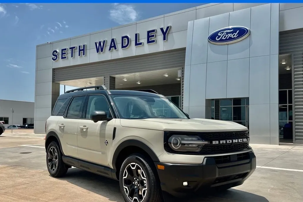 2025 Ford Bronco Sport Outer Banks photo 1